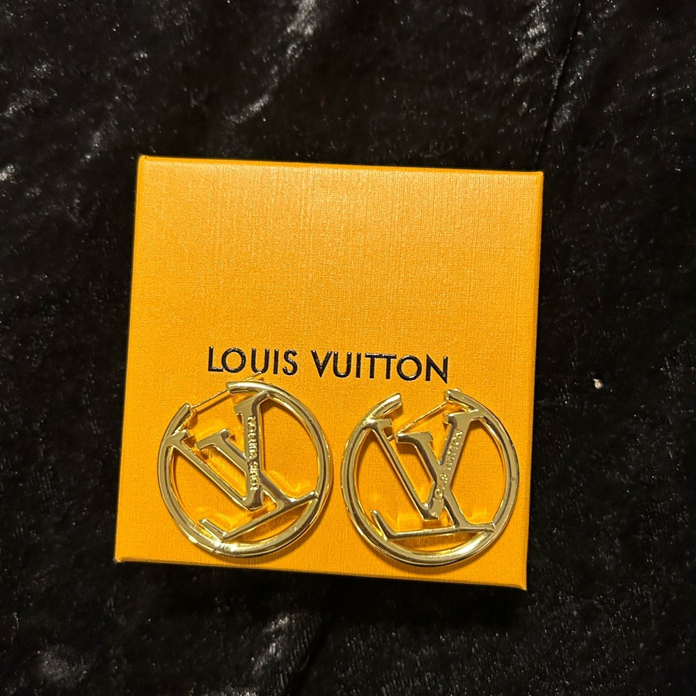 LOUIS VUITTON EARRINGS Louise hoops